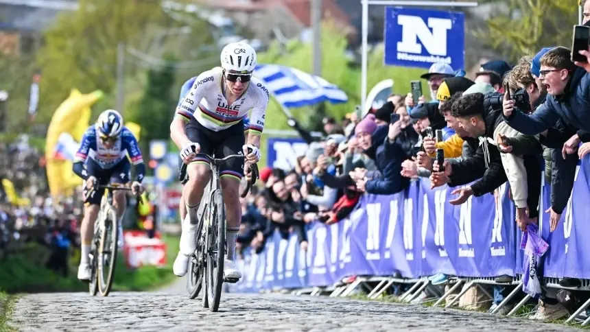Tadel Pogacar en el Tour de Flandes