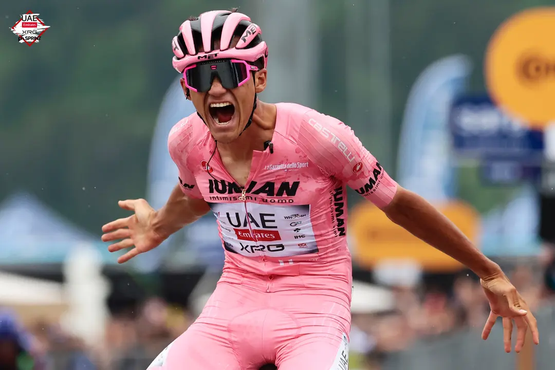 Isaac del Toro en el Giro de Italia de 2025