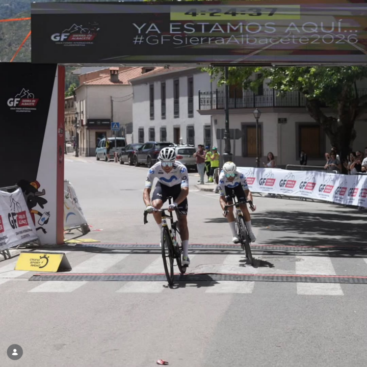Alejandro Valverde y Fran Rus cruzan la meta de la Gran Fondo Sierra de Albacete