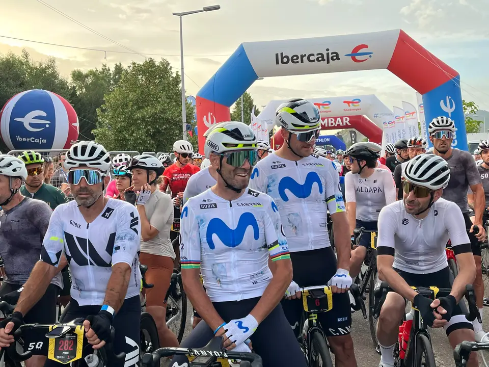 Alejandro Valverde en la salida de la Quebrantahuesos 2026
