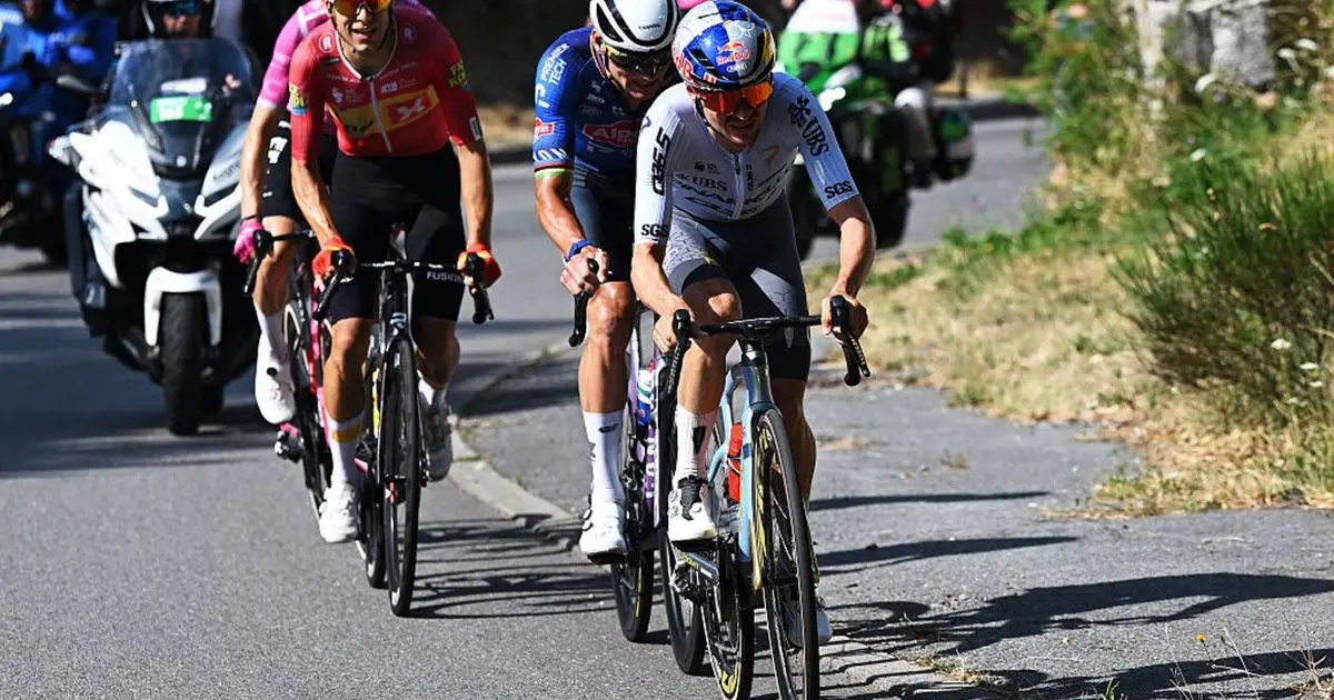 Tom Pidcock y Mathieu Van der Poel