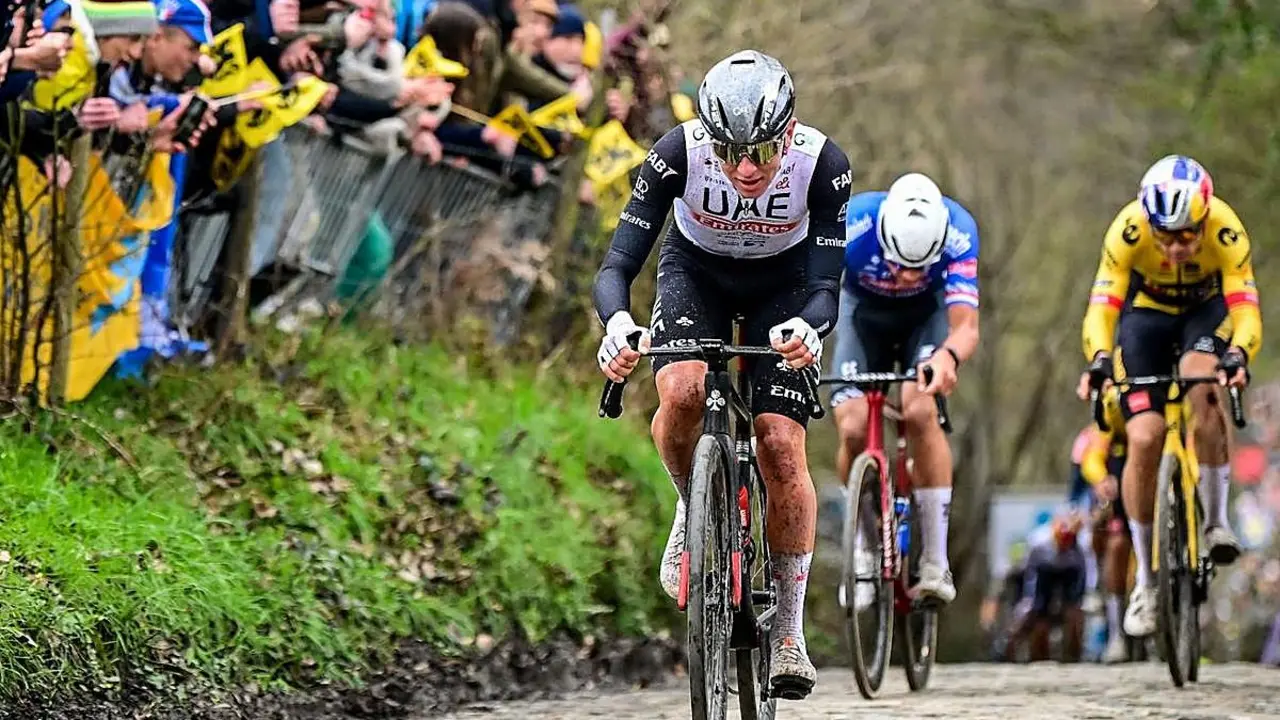 Pogacar, Van der Poel y Van Aert en el Tour de Flandes