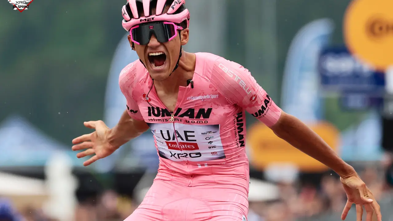 Isaac del Toro en el Giro de Italia de 2025