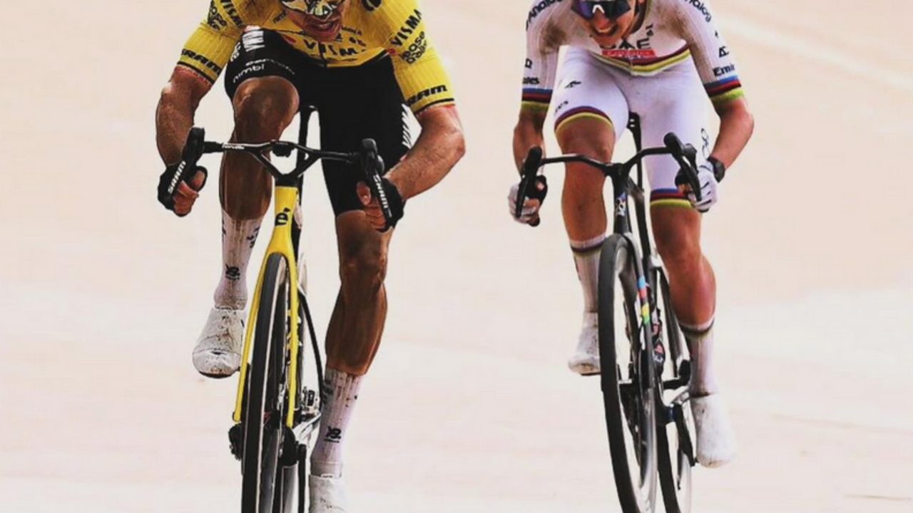 Wout Van Aert se impone a Tadej Pogacar en el sprint final de la Par&iacute;s_roubaix de 2026