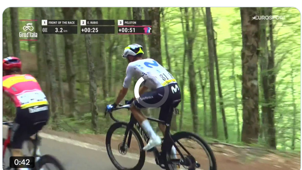 Enric Mas se queda descolgado en la ascensi&oacute;n al Corno alle Scale