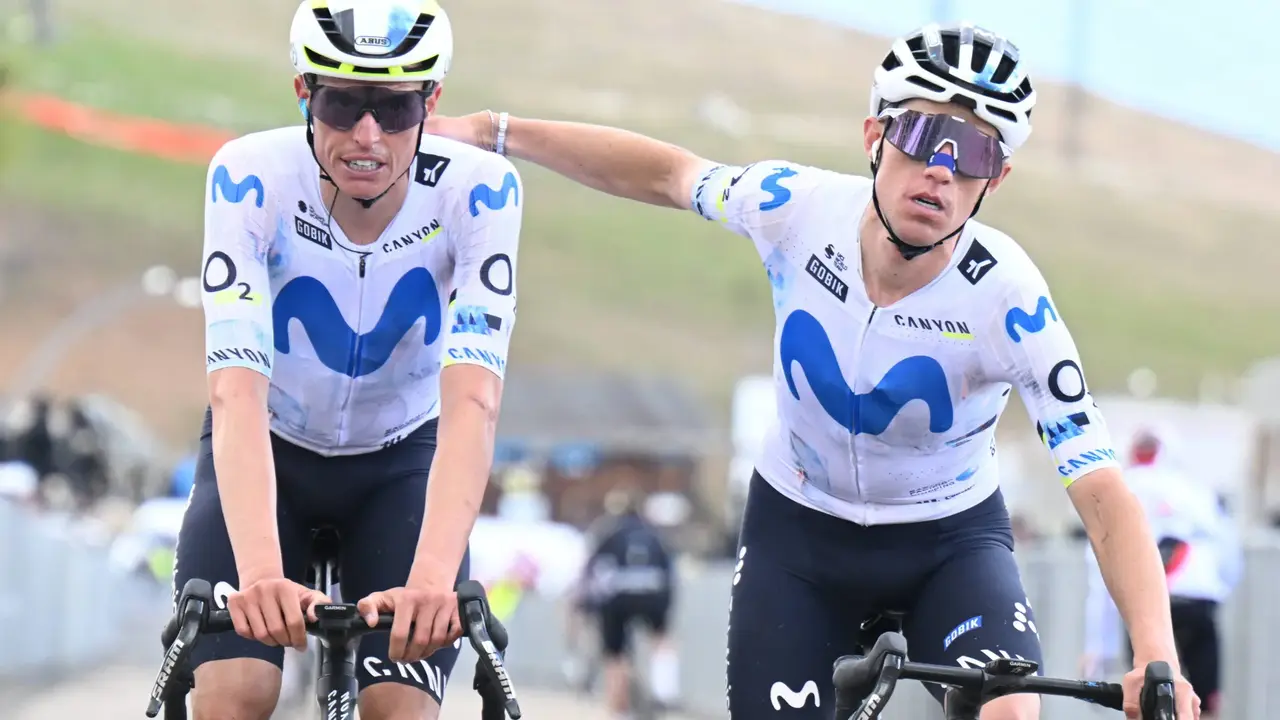 Enric Mas y Juanpe L&oacute;pez en el Giro de Italia 2026
