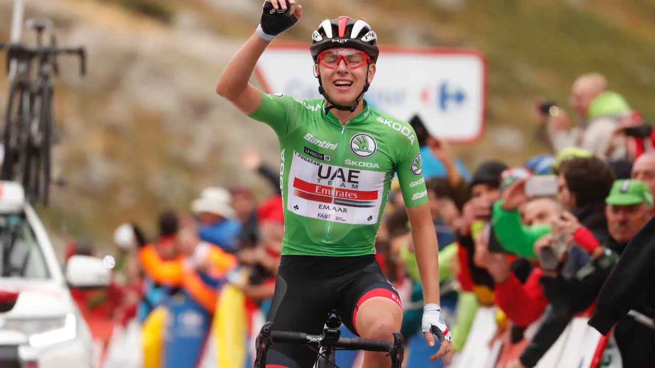 Tadej Pogacar gana una etapa en la Vuelta a Espa&ntilde;a en 2019