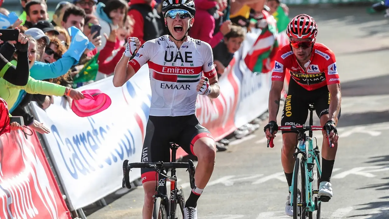 Tadej Pogacar le gana una etapa a Primoz Roglic en la Vuelta a Espa&ntilde;a de 2019