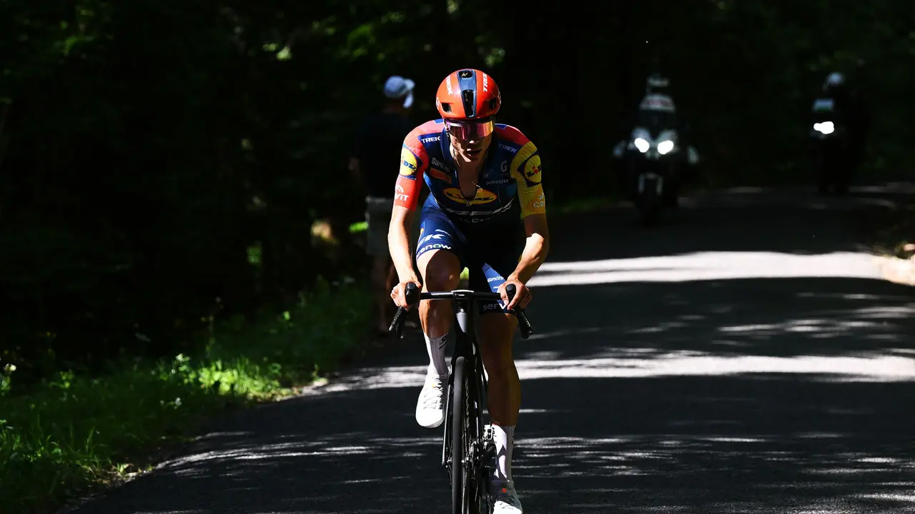 Juan Ayuso en la ascensi&oacute;n a Grand Colombier