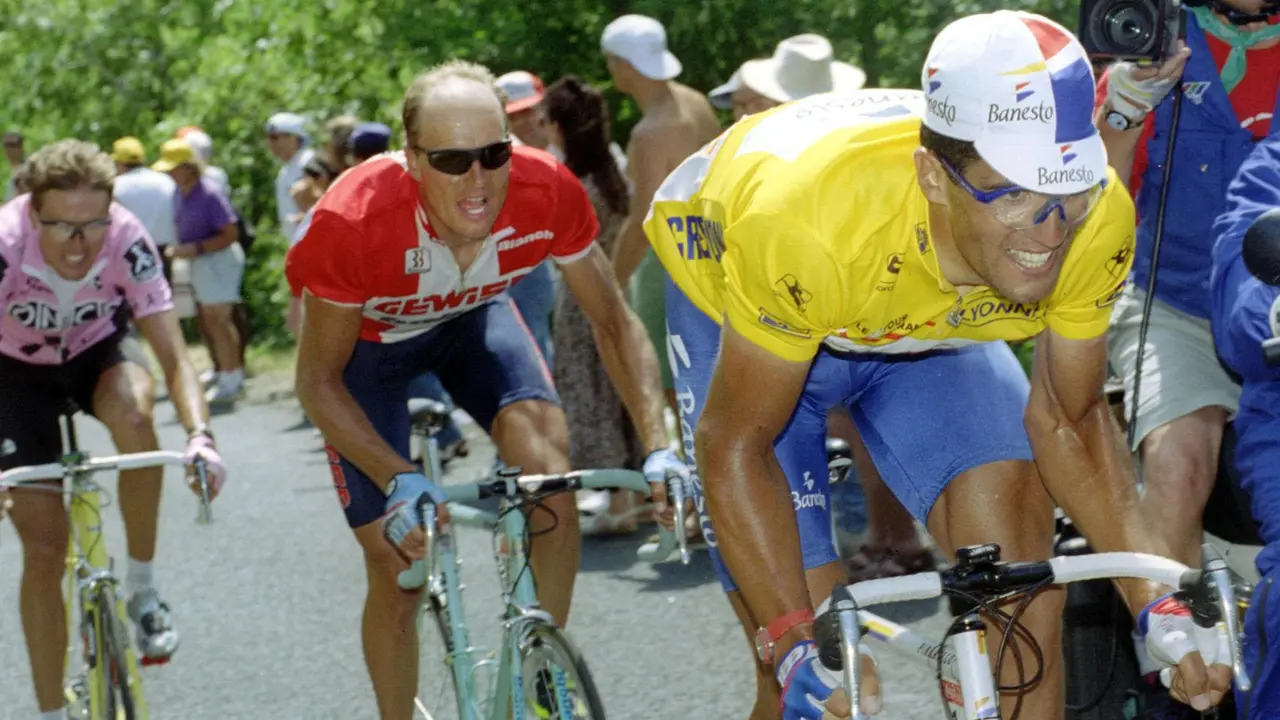Miguel Indur&aacute;in, Bjarne Riis y Alex Zulle