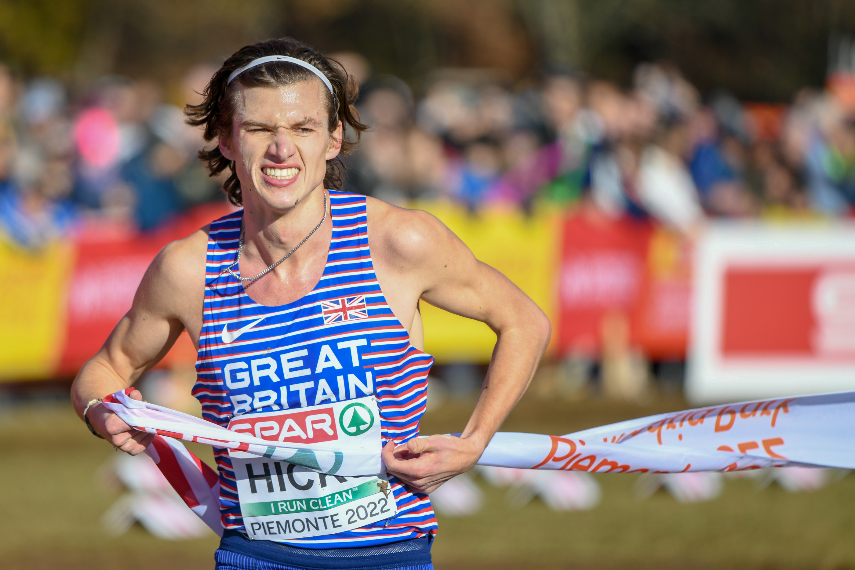 Charles Hicks se proclama campeón de Europa de cross.