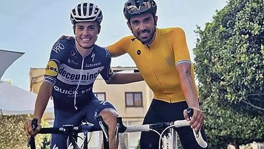 Enric Mas y Alberto Contador