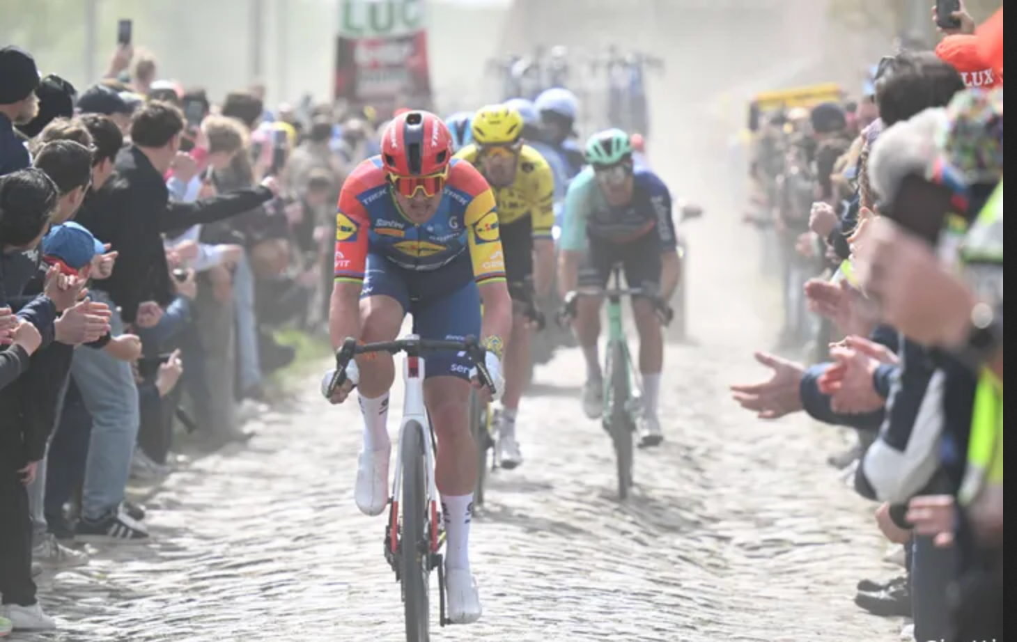 Mads Pedersen en la Paris-Roubaix