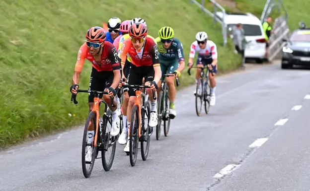 Egan Bernal y Carlos Rodríguez